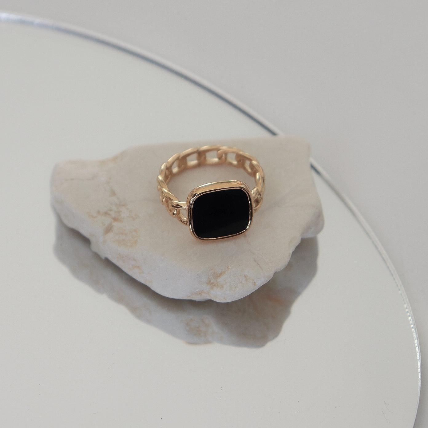 Everyday Elegance: Gold Plated Minimalist Style Ring - Elevate Your Look with Timeless Simplicity