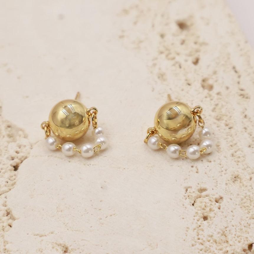 Exquisite Handmade Freshwater Pearl earrings- A Touch of Elegance for Every Occasion.