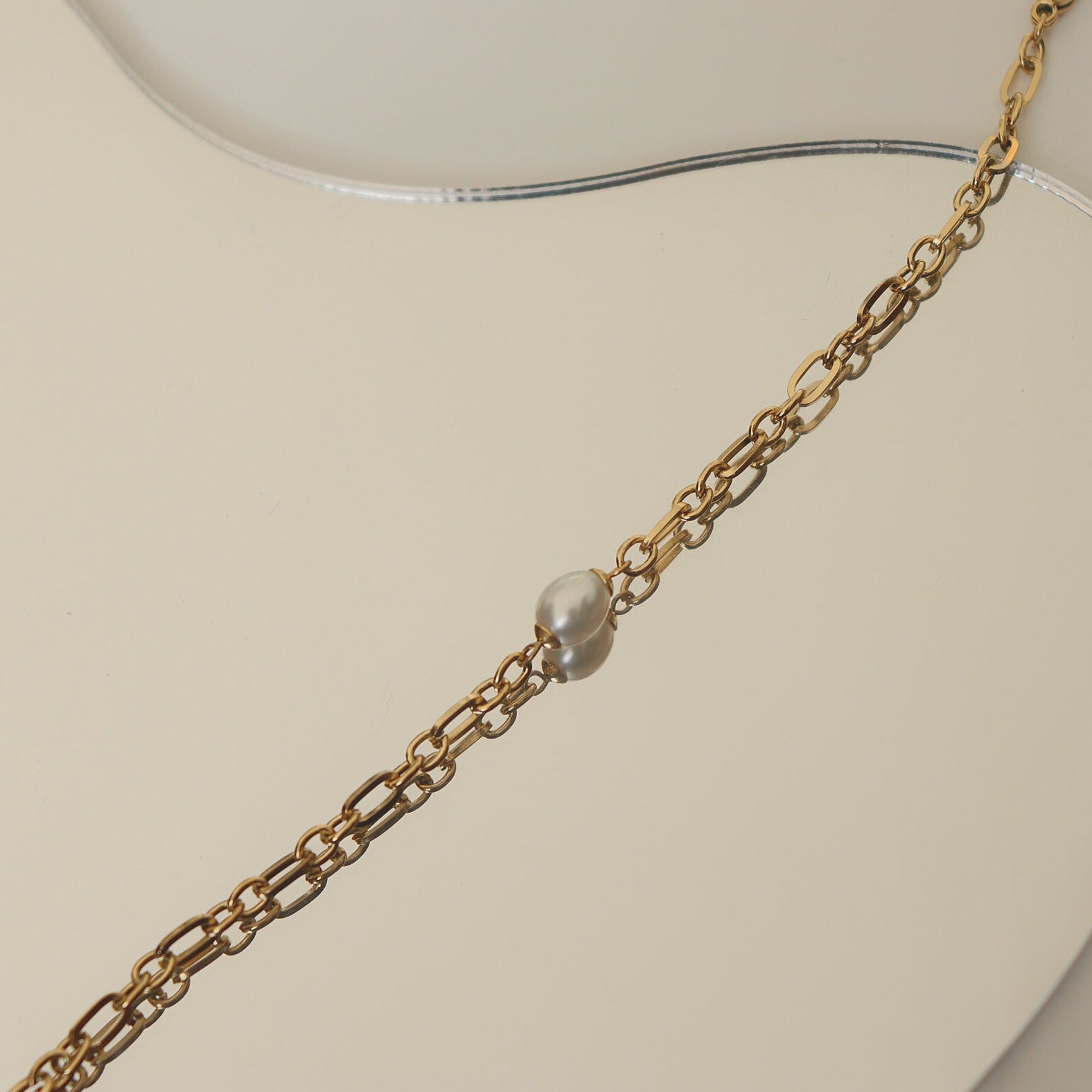 veryday Elegance: Gold Plated Chain Bracelets for Stylish StatementsStylish and Water-Resistant Gold Plated Bracelets- Perfect timeless necessary for every occasion