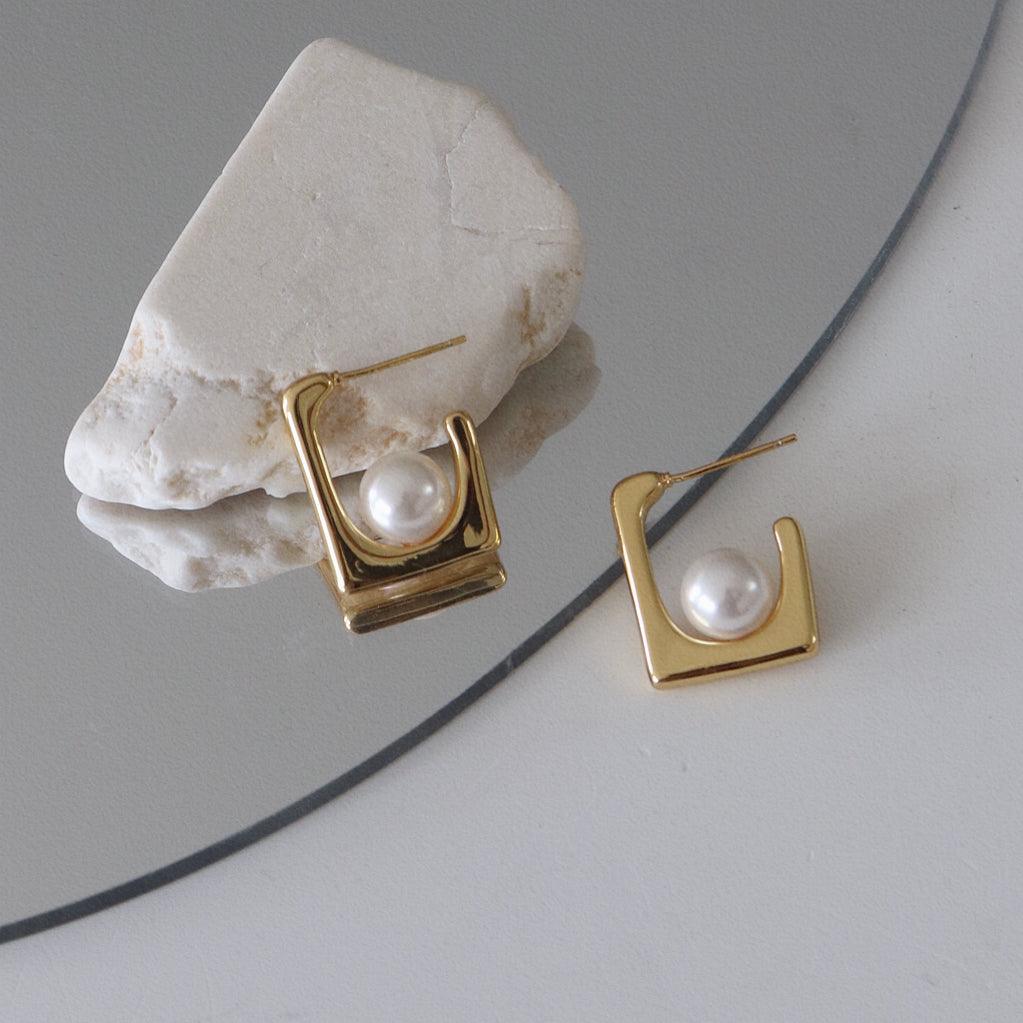 Genesia earrings - chailata.com