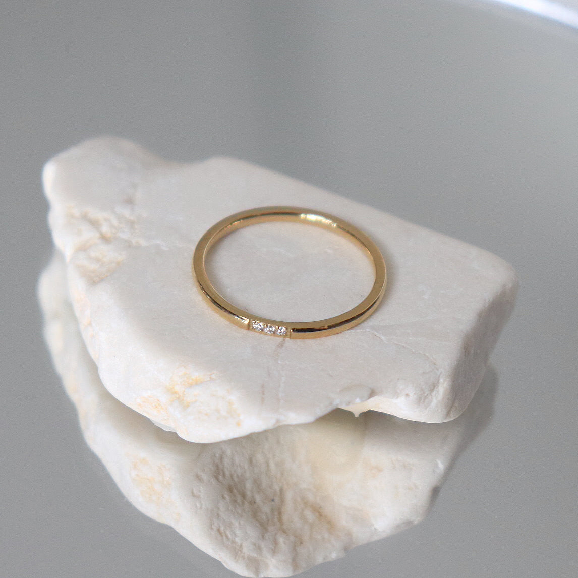Everyday Elegance: Gold Plated Minimalist Style Ring - Elevate Your Look with Timeless Simplicity