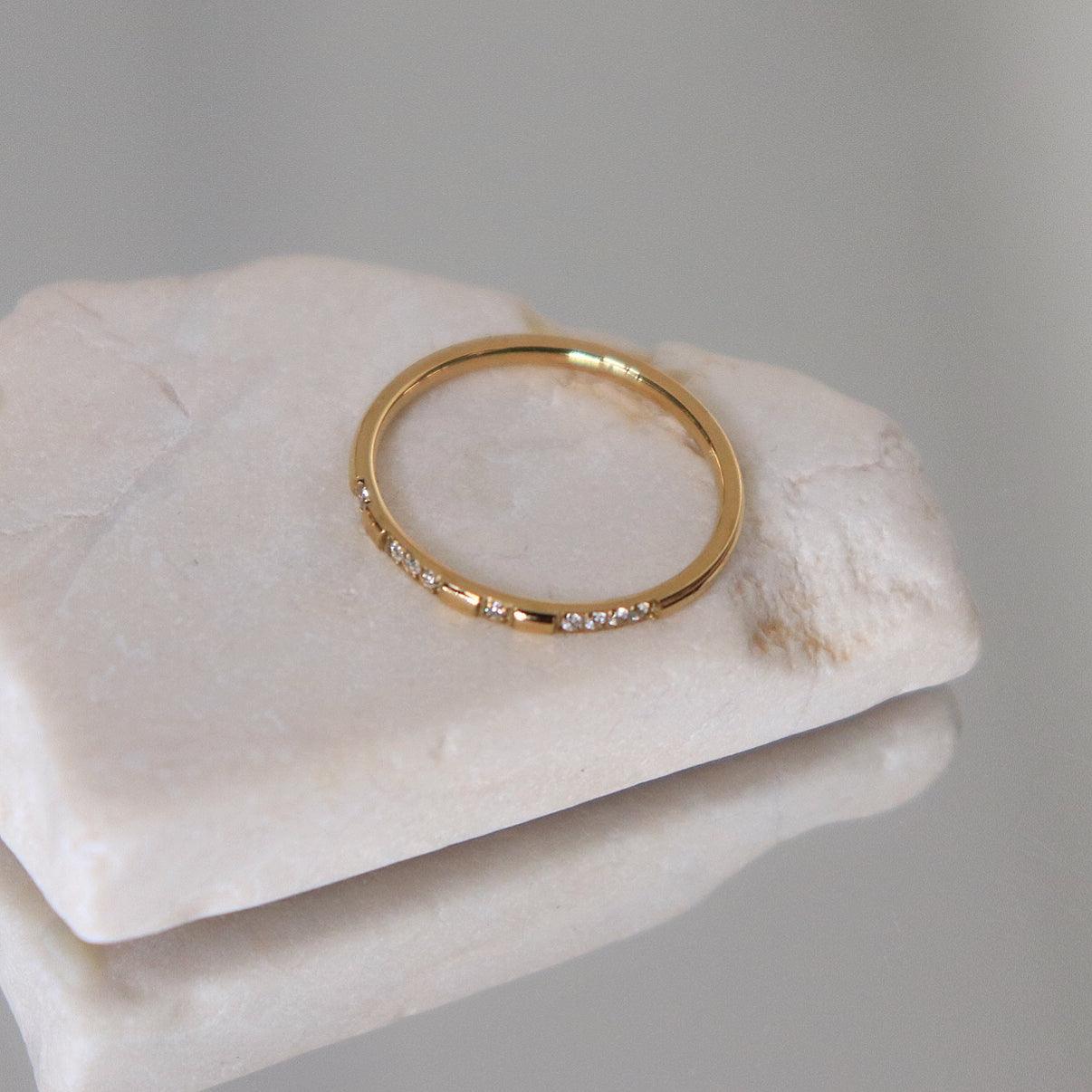 Everyday Elegance: Gold Plated Minimalist Style Ring - Elevate Your Look with Timeless Simplicity