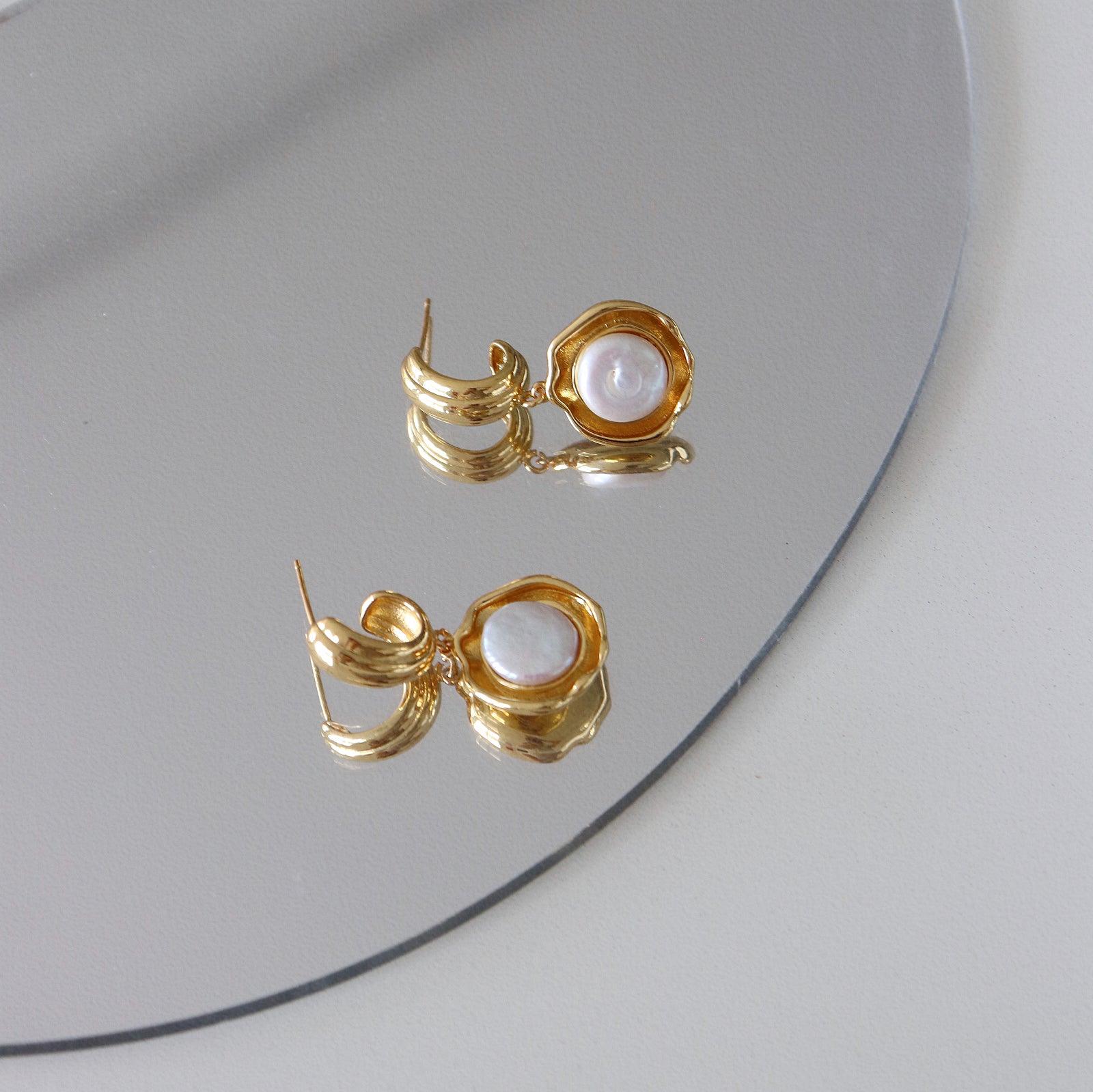 Gold-plated Freshwater Pearl Earrings – Timeless elegance in every detail. Elevate your style with these lustrous pearls, expertly plated in radiant gold.