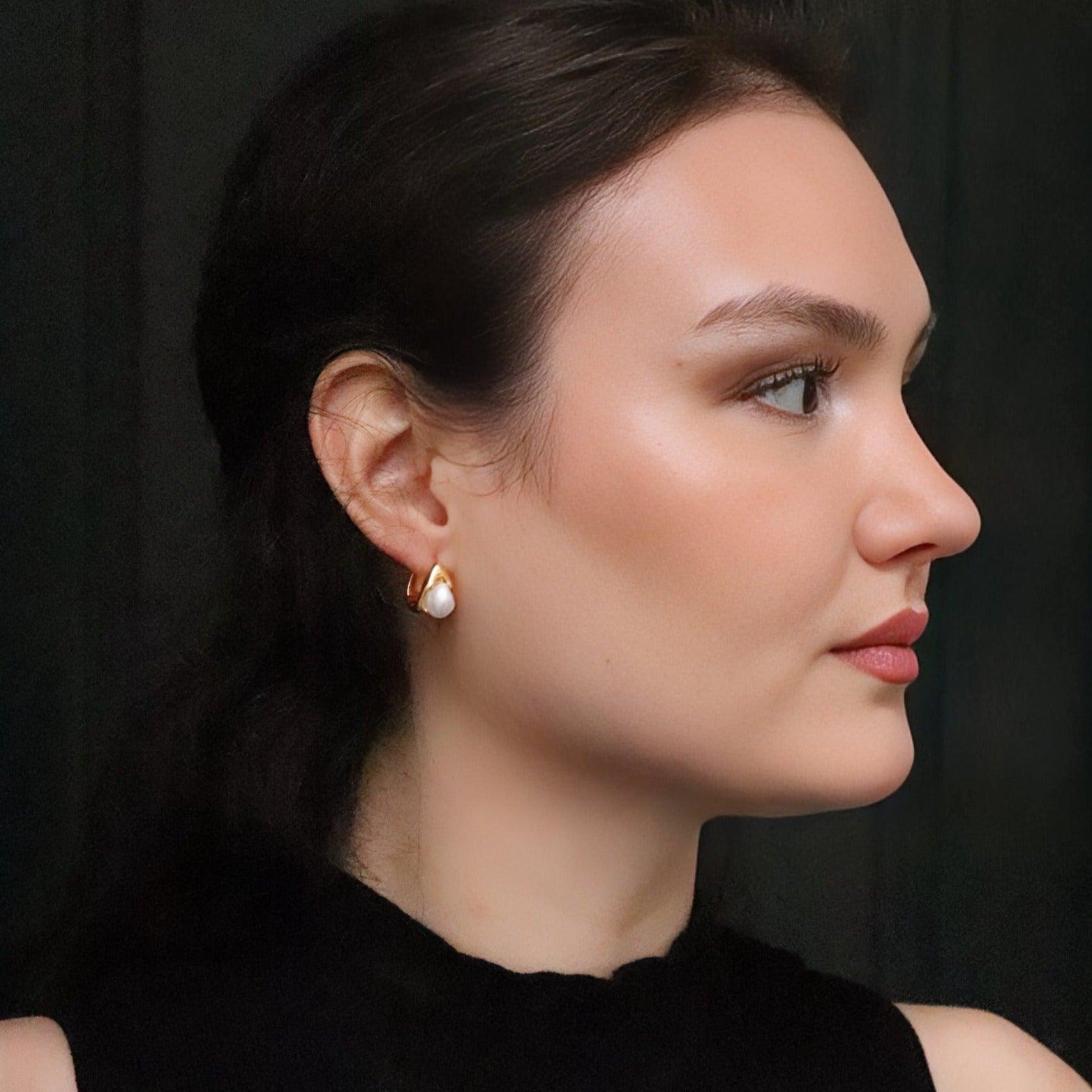 Gold-plated Freshwater Pearl Earrings – Timeless elegance in every detail. Elevate your style with these lustrous pearls, expertly plated in radiant gold. 