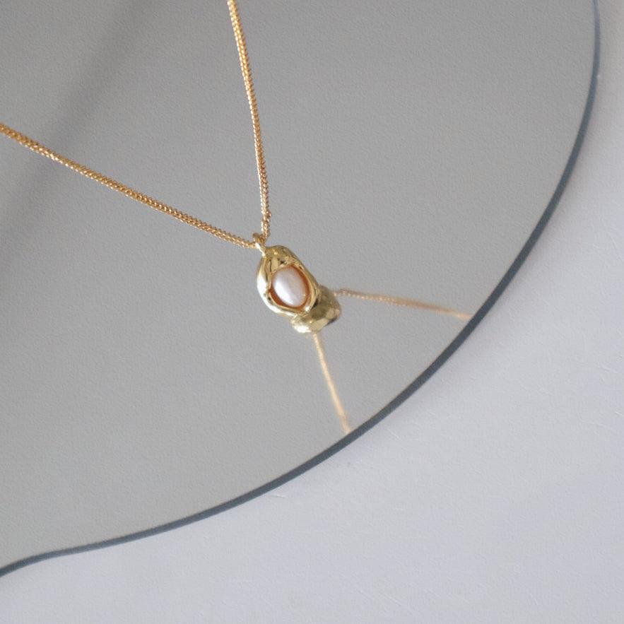 Gold-plated Freshwater Pearl Necklace – Timeless elegance in every detail. Elevate your style with these lustrous pearls.