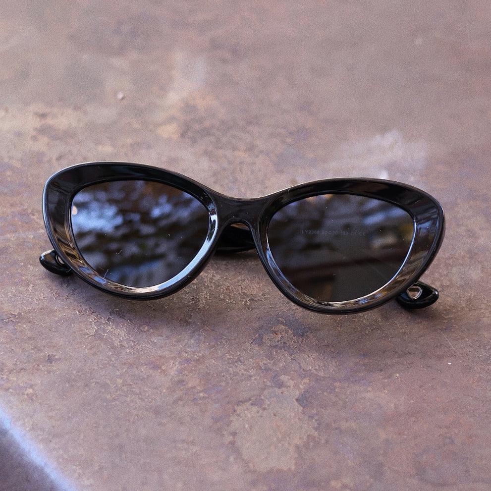 Stylish and Trendy Sunglasses for Men and Women - UV Protection polarised Eyewear for Fashion Enthusiasts