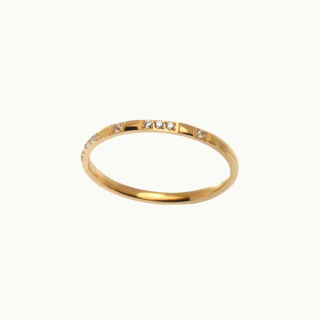 Everyday Elegance: Gold Plated Minimalist Style Ring - Elevate Your Look with Timeless Simplicity